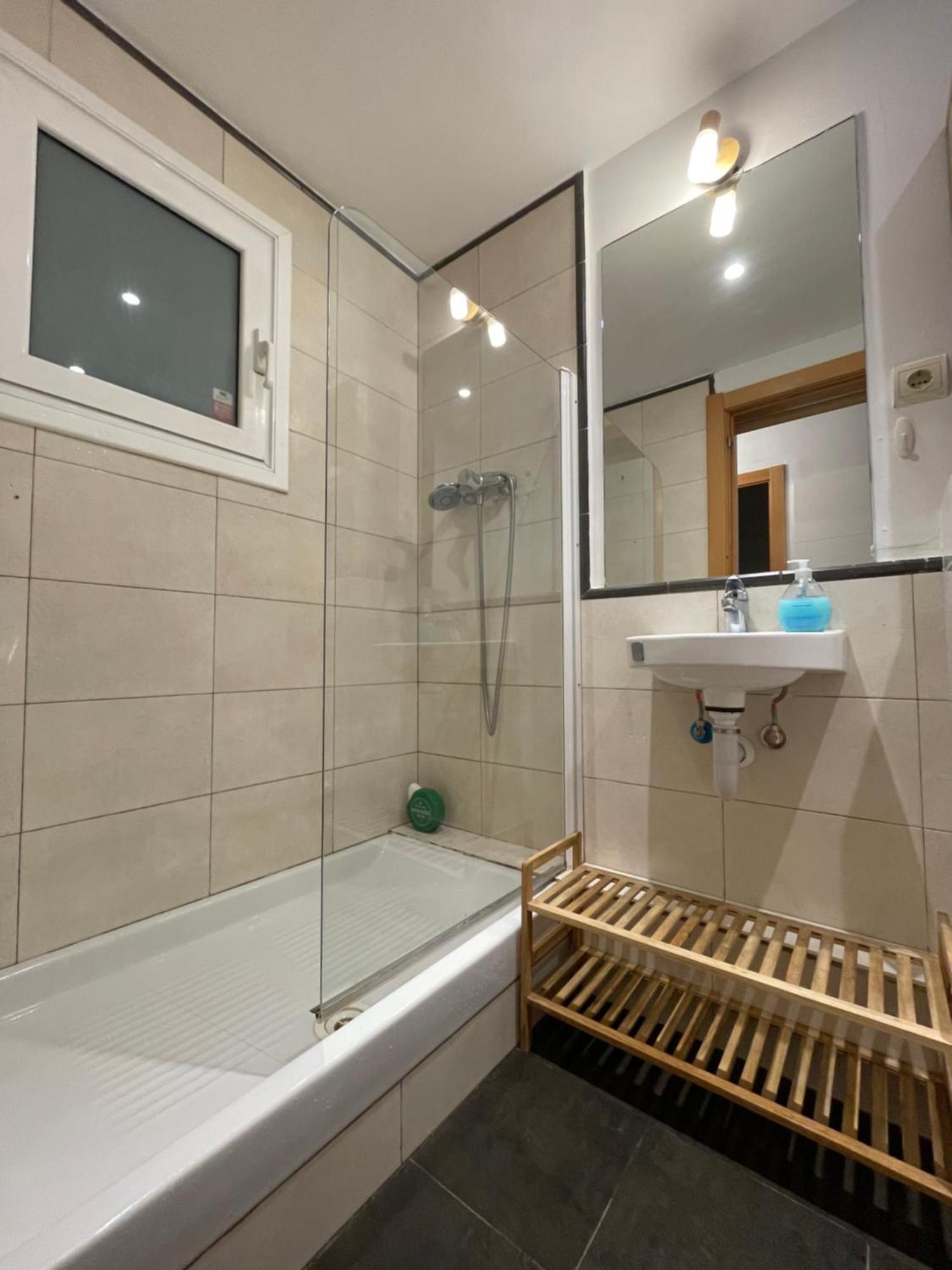 Apartamento Tranquilo Y Del Barrio Apartment Barcelona Ngoại thất bức ảnh